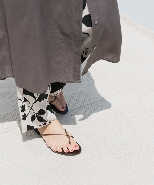 NICOLAS LAINAS（ニコラスライナス）の「『別注』NICOLAS LAINAS×DOORS　スリムラインサンダル（サンダル・レディース・ブラウン系その他/ベージュ系その他・37/38/36）」の9枚目の写真