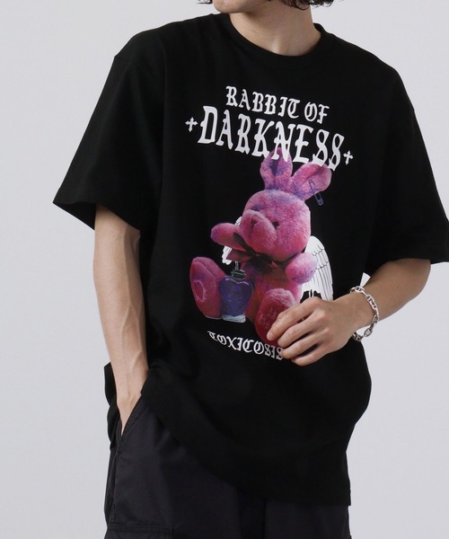 MODISH GAZE(モディシュガゼ)の「MODISH GAZE アニマルプリント半袖Tシャツ ラビット RABBIT(Tシャツ/カットソー・メンズ・ブラック系/ブラック・F)」の5枚目の写真