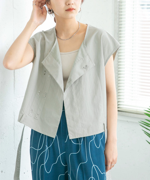 KBF(ケイビーエフ)の「ウエストベルトミリタリーショートベスト(ベスト・レディース・ライトカーキ/チャコールグレー・ONE)」の20枚目の写真