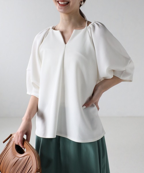 sakishimatokyo(サキシマトーキョー)の「コクーンスリーブキーネックトップス(Tシャツ/カットソー・レディース・ブラック/グレイッシュベージュ/オフホワイト/チャコール・FREE)」の2枚目の写真