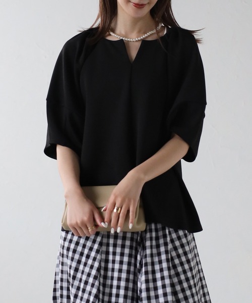 sakishimatokyo(サキシマトーキョー)の「コクーンスリーブキーネックトップス(Tシャツ/カットソー・レディース・ブラック/グレイッシュベージュ/オフホワイト/チャコール・FREE)」の1枚目の写真