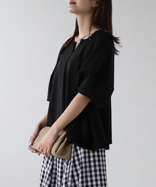 sakishimatokyo(サキシマトーキョー)の「コクーンスリーブキーネックトップス(Tシャツ/カットソー・レディース・ブラック/グレイッシュベージュ/オフホワイト/チャコール・FREE)」の21枚目の写真