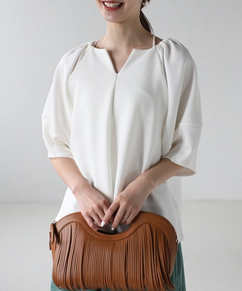 sakishimatokyo(サキシマトーキョー)の「コクーンスリーブキーネックトップス(Tシャツ/カットソー・レディース・ブラック/グレイッシュベージュ/オフホワイト/チャコール・FREE)」の22枚目の写真