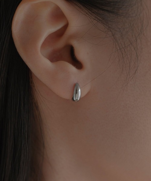 novice（ノーヴィス）の「【novice】Tiny Drop Pierce［Stainless］（ピアス（両耳用）・レディース・シルバー/ゴールド・FREE）」の2枚目の写真