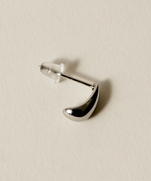 novice（ノーヴィス）の「【novice】Tiny Drop Pierce［Stainless］（ピアス（両耳用）・レディース・シルバー/ゴールド・FREE）」の4枚目の写真