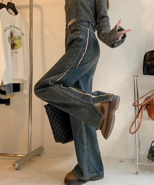 DIAVEL（ディアベル）の「サイドフリンジスリットパンツ ライン入りデニムパンツ（デニムパンツ・レディース・ブルー/サックスブルー/ダークグレー・M/L/S）」の13枚目の写真