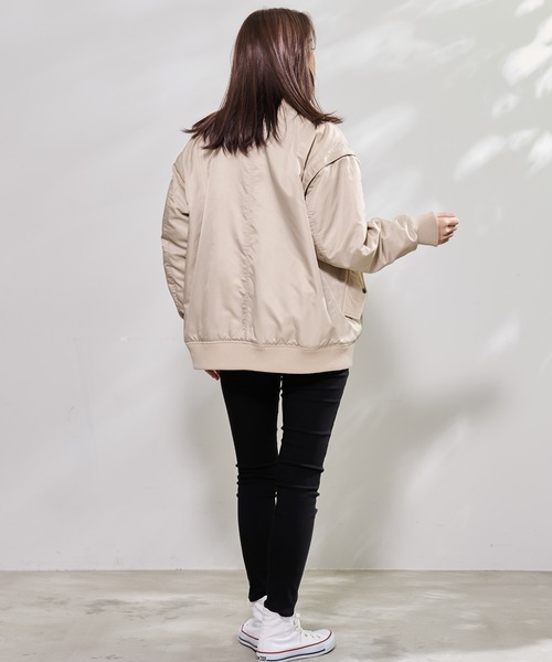 Arnold Palmer(アーノルドパーマー)の「2WAY MA-1 ウラ キルティング ジャケット(ブルゾン・レディース・ブラック/チャコールグレー/ベージュ・S/M/L)」の10枚目の写真