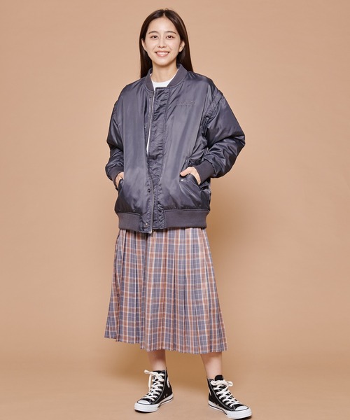 Arnold Palmer(アーノルドパーマー)の「2WAY MA-1 ウラ キルティング ジャケット(ブルゾン・レディース・ブラック/チャコールグレー/ベージュ・S/M/L)」の15枚目の写真