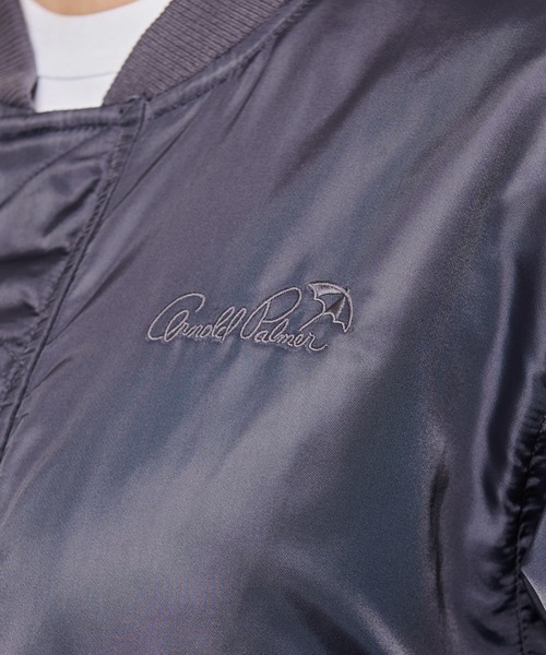 Arnold Palmer(アーノルドパーマー)の「2WAY MA-1 ウラ キルティング ジャケット(ブルゾン・レディース・ブラック/チャコールグレー/ベージュ・S/M/L)」の5枚目の写真