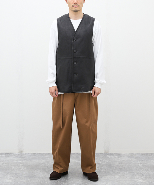EDIFICE(エディフィス)の「シープベジレザー ベスト(その他アウター・メンズ・ブラック・FREE)」の2枚目の写真