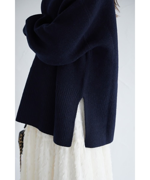 &. NOSTALGIA(アンドドットノスタルジア)の「【ZOZO限定】サイドスリットもちもちニットプルオーバー(ニット/セーター・レディース・オートミール/ネイビー/イエロー・FREE)」の17枚目の写真