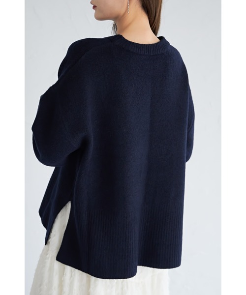 &. NOSTALGIA(アンドドットノスタルジア)の「【ZOZO限定】サイドスリットもちもちニットプルオーバー(ニット/セーター・レディース・オートミール/ネイビー/イエロー・FREE)」の16枚目の写真