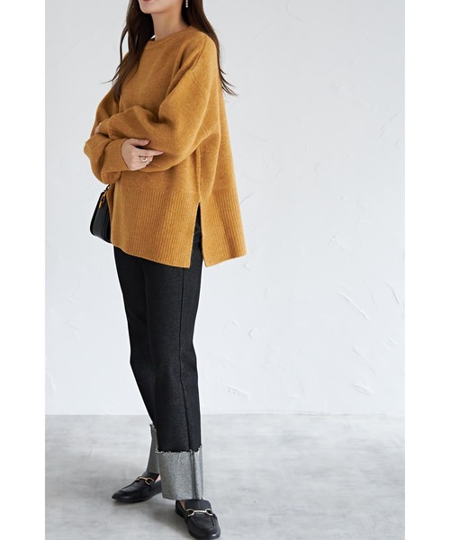 &. NOSTALGIA(アンドドットノスタルジア)の「【ZOZO限定】サイドスリットもちもちニットプルオーバー(ニット/セーター・レディース・オートミール/ネイビー/イエロー・FREE)」の8枚目の写真