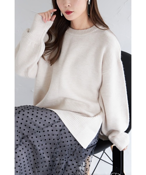 &. NOSTALGIA(アンドドットノスタルジア)の「【ZOZO限定】サイドスリットもちもちニットプルオーバー(ニット/セーター・レディース・オートミール/ネイビー/イエロー・FREE)」の6枚目の写真