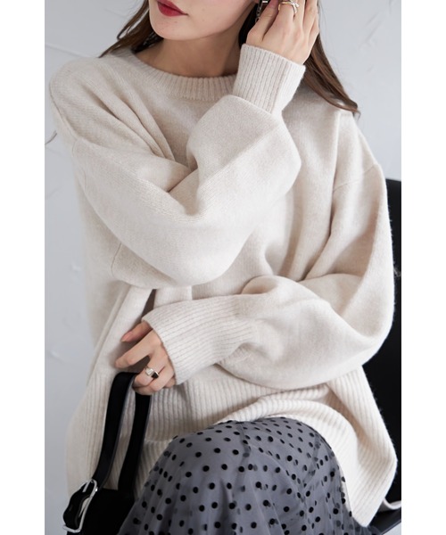 &. NOSTALGIA(アンドドットノスタルジア)の「【ZOZO限定】サイドスリットもちもちニットプルオーバー(ニット/セーター・レディース・オートミール/ネイビー/イエロー・FREE)」の7枚目の写真