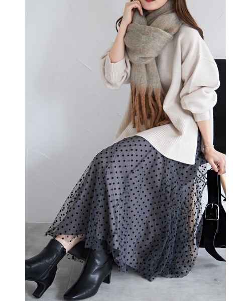 &. NOSTALGIA(アンドドットノスタルジア)の「【ZOZO限定】サイドスリットもちもちニットプルオーバー(ニット/セーター・レディース・オートミール/ネイビー/イエロー・FREE)」の4枚目の写真