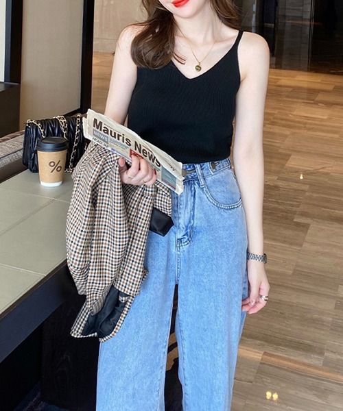 MILAE(ミレ)の「Vネックリブ編みニットタンクトップ キャミソール(タンクトップ・レディース・ホワイト/カーキ/アイボリー/ブラック・FREE)」の11枚目の写真