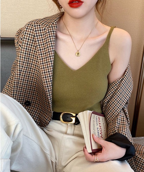 MILAE(ミレ)の「Vネックリブ編みニットタンクトップ キャミソール(タンクトップ・レディース・ホワイト/カーキ/アイボリー/ブラック・FREE)」の18枚目の写真