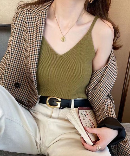 MILAE(ミレ)の「Vネックリブ編みニットタンクトップ キャミソール(タンクトップ・レディース・ホワイト/カーキ/アイボリー/ブラック・FREE)」の19枚目の写真