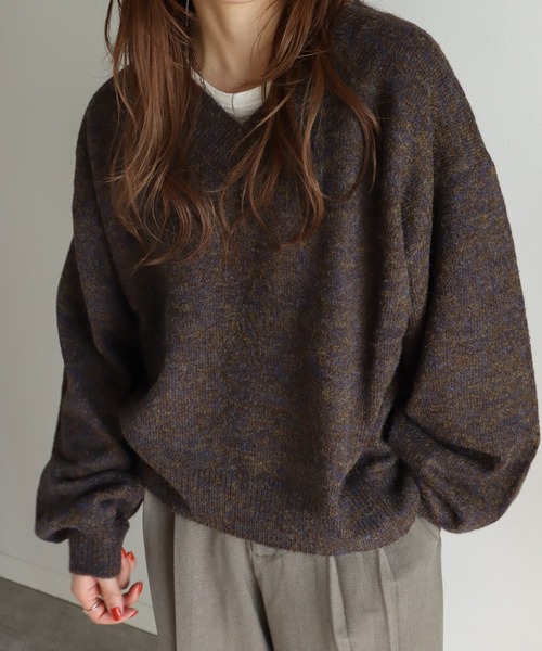 COURO(コウロ)の「5GMIXカラー幻彩モヘアライクVネックニット(ニット/セーター・レディース・ブラウン/ベージュ/ブルーグリーン・M)」の1枚目の写真