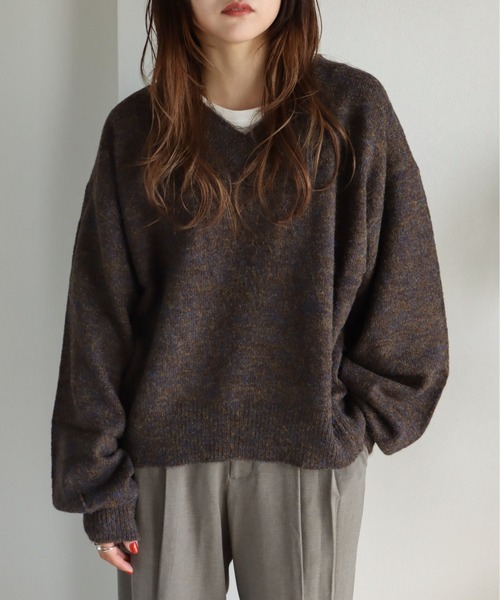 COURO(コウロ)の「5GMIXカラー幻彩モヘアライクVネックニット(ニット/セーター・レディース・ブラウン/ベージュ/ブルーグリーン・M)」の4枚目の写真