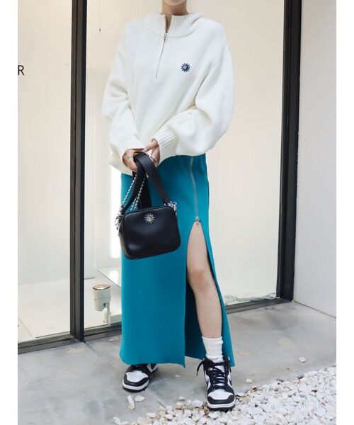 EVRIS（エヴリス）の「ZIPスリットロングスカート（スカート・レディース・ブラック/ブルー・FREE）」の12枚目の写真