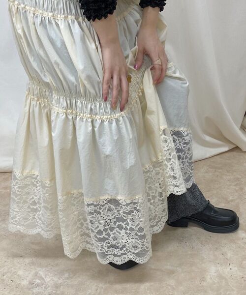 ur,Melty（ユアメルティー）の「2WAYレース切替スカート（スカート・レディース・オフホワイト/ブラック・FREE）」の13枚目の写真