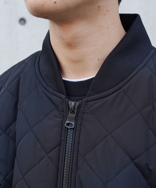 Calvin Klein(カルバン・クライン)の「Calvin Klein / カルバン クライン ダイヤキルトボンバージャケット(ブルゾン・メンズ・ブラック・MEDIUM/LARGE/X-LARGE)」の11枚目の写真