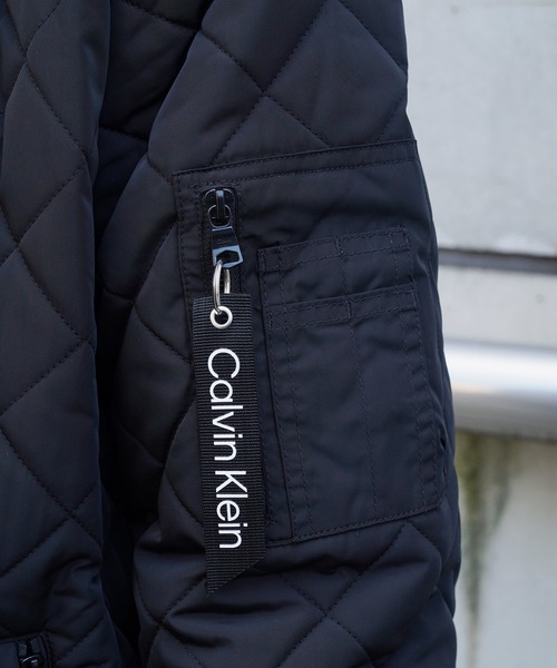 Calvin Klein(カルバン・クライン)の「Calvin Klein / カルバン クライン ダイヤキルトボンバージャケット(ブルゾン・メンズ・ブラック・MEDIUM/LARGE/X-LARGE)」の12枚目の写真