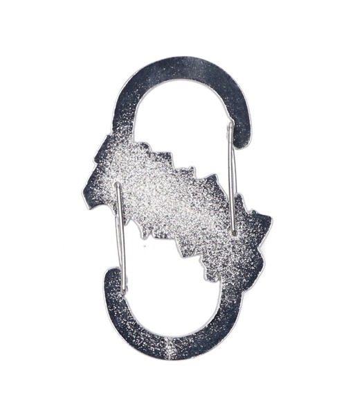 XLARGE（エクストララージ）の「GRAFFITI LOGO CARABINER