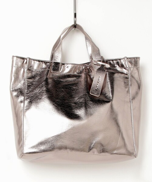 fredy emue（フレディエミュ）の「ソフトメタリックトートバッグ（トートバッグ・レディース・ブロンズ/シルバー・FREE）」の6枚目の写真