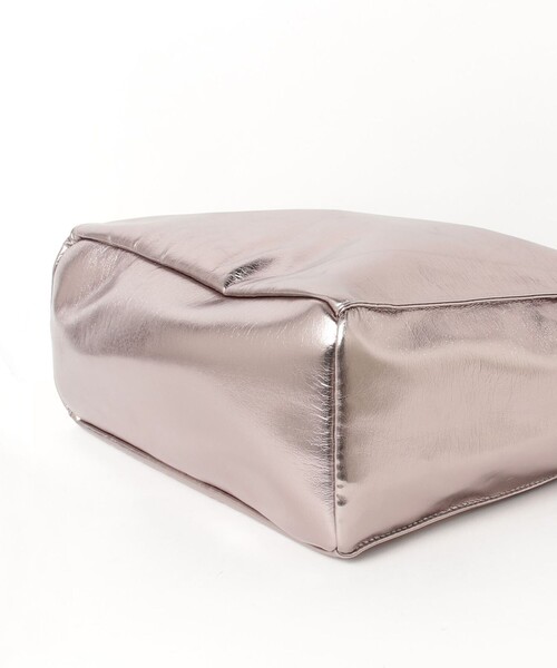 fredy emue（フレディエミュ）の「ソフトメタリックトートバッグ（トートバッグ・レディース・ブロンズ/シルバー・FREE）」の8枚目の写真