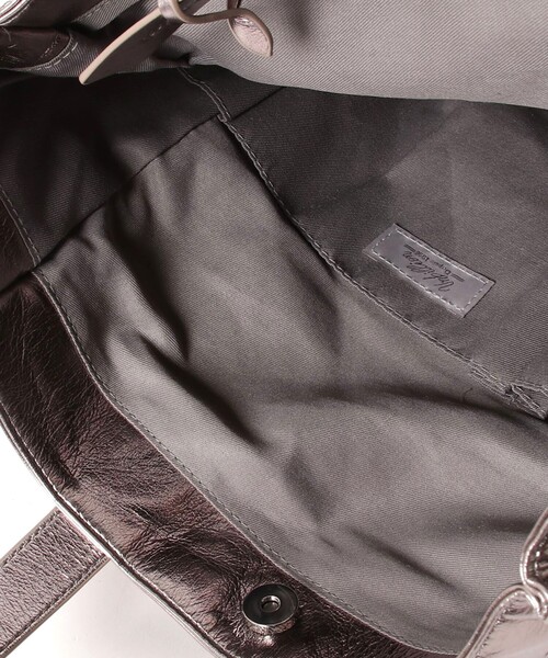 fredy emue（フレディエミュ）の「ソフトメタリックトートバッグ（トートバッグ・レディース・ブロンズ/シルバー・FREE）」の9枚目の写真