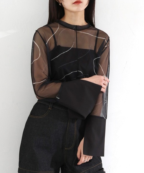 cheriella（シェリエラ）の「【cheriella】WEB限定前後2WAY袖切替マーブルシアートップス WEB LIMITED 2-WAY MARBLE SHEER TOPS WITH CONTRAST SLEEVES（Tシャツ/カットソー・レディース・ブルーグリーン/ネイビー/チャコールグレー/ブラック/ベージュ・M）」の9枚目の写真