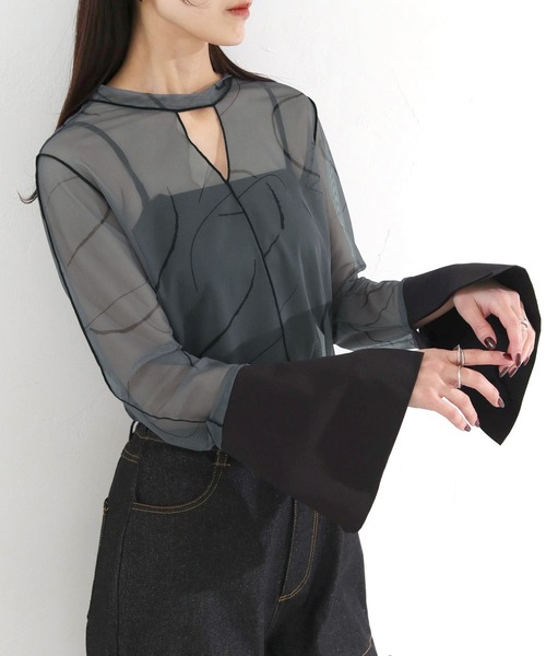 cheriella（シェリエラ）の「【cheriella】WEB限定前後2WAY袖切替マーブルシアートップス WEB LIMITED 2-WAY MARBLE SHEER TOPS WITH CONTRAST SLEEVES（Tシャツ/カットソー・レディース・ブルーグリーン/ネイビー/チャコールグレー/ブラック/ベージュ・M）」の13枚目の写真