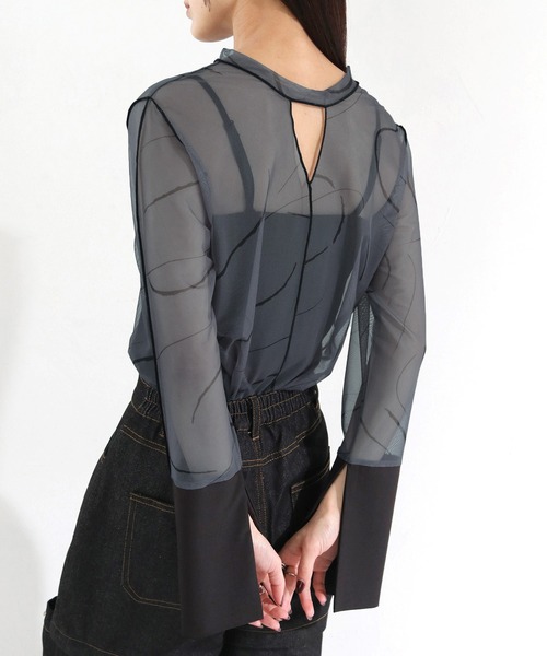 cheriella（シェリエラ）の「【cheriella】WEB限定前後2WAY袖切替マーブルシアートップス WEB LIMITED 2-WAY MARBLE SHEER TOPS WITH CONTRAST SLEEVES（Tシャツ/カットソー・レディース・ブルーグリーン/ネイビー/チャコールグレー/ブラック/ベージュ・M）」の22枚目の写真
