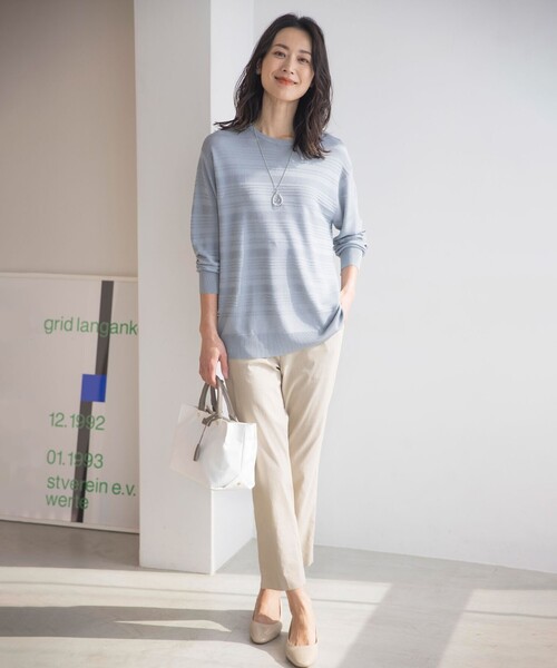 J.PRESS Ladies(J.プレス レディス)の「【WEB限定カラーあり・洗える】SILKY RAYON STRETCH ボーダー ニット(ニット/セーター・レディース・ライトグレー系/ダルブルー系/ネイビー系/ブラウン系・SMALL)」の5枚目の写真