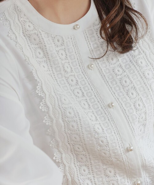 Tiaclasse（ティアクラッセ）の「レースブラウス（シャツ/ブラウス・レディース・オフホワイト/ブラック/ネイビー/ピンク/ライトグレー/ピンク系・S/M/L）」の12枚目の写真