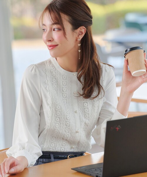 Tiaclasse（ティアクラッセ）の「レースブラウス（シャツ/ブラウス・レディース・オフホワイト/ブラック/ネイビー/ピンク/ライトグレー/ピンク系・S/M/L）」の13枚目の写真