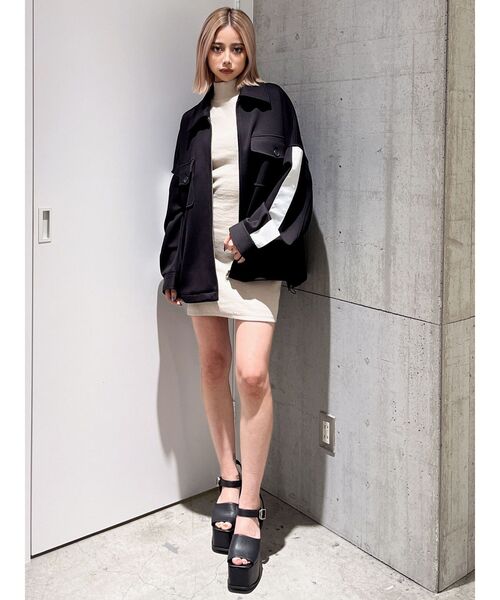 GYDA（ジェイダ）の「SymmetryGYDA ラインデザインジャケット（ブルゾン・レディース・オフホワイト/ブラック・FREE）」の9枚目の写真