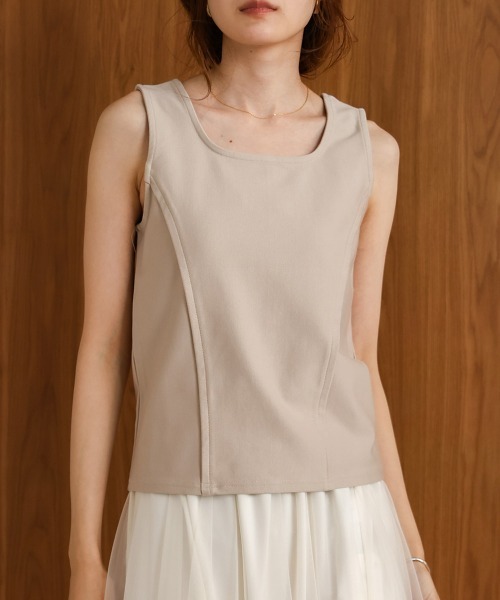 Bab（バブ）の「【S・M 展開】スクエアネックタックデザインタンクトップ（タンクトップ・レディース・ベージュ/アイボリー/ブラック・S/M）」の3枚目の写真