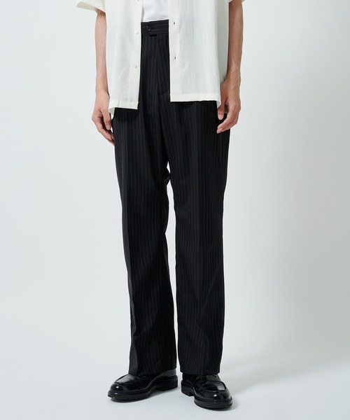 marka(マーカ)の「ORGANIC WOOL TROPICAL FLAT FRONT FLAIR TROUSERS(スラックス・メンズ・ブラウン/ダークグリーン・1/2)」の2枚目の写真