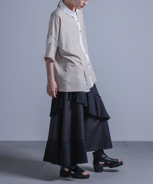 kOhAKU（コハク）の「『シアー切り替えシャツ』（シャツ/ブラウス・レディース・チャコール/ライトグレー・FREE）」の8枚目の写真