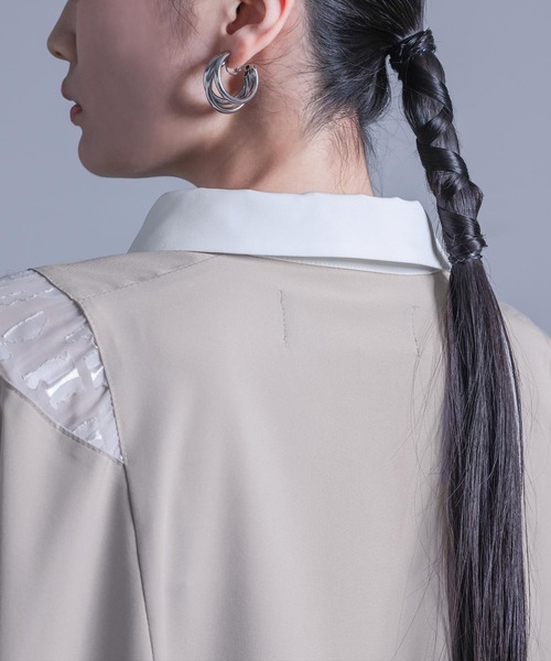 kOhAKU（コハク）の「『シアー切り替えシャツ』（シャツ/ブラウス・レディース・チャコール/ライトグレー・FREE）」の11枚目の写真