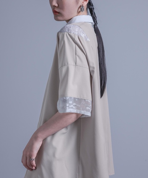 kOhAKU（コハク）の「『シアー切り替えシャツ』（シャツ/ブラウス・レディース・チャコール/ライトグレー・FREE）」の13枚目の写真