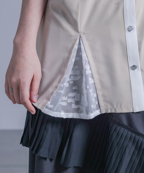 kOhAKU（コハク）の「『シアー切り替えシャツ』（シャツ/ブラウス・レディース・チャコール/ライトグレー・FREE）」の15枚目の写真