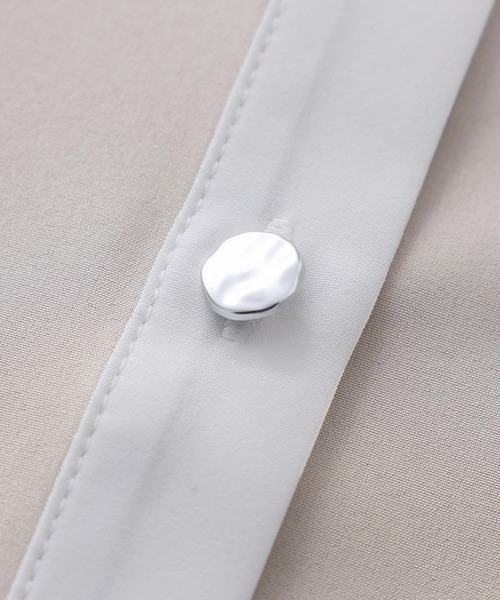 kOhAKU（コハク）の「『シアー切り替えシャツ』（シャツ/ブラウス・レディース・チャコール/ライトグレー・FREE）」の21枚目の写真