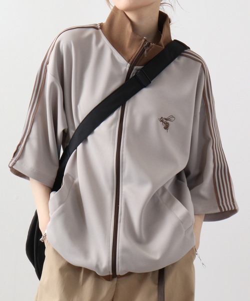 SUGGESTION（サジェッション）の「SUGGESTION ハチ刺繍サイドライン