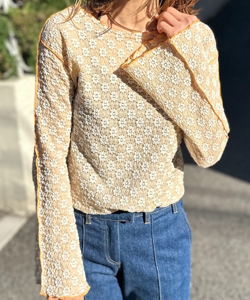 mi via loca(ミヴィアロカ)の「フラワーレースジャガード メロー配色トップス(Tシャツ/カットソー・レディース・オフホワイト/ブラック/ベージュ/ブラック系その他・FREE)」の4枚目の写真