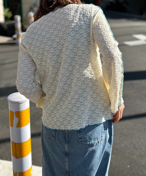 mi via loca(ミヴィアロカ)の「フラワーレースジャガード メロー配色トップス(Tシャツ/カットソー・レディース・オフホワイト/ブラック/ベージュ/ブラック系その他・FREE)」の14枚目の写真